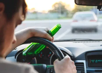 Alcool au volant et assurance auto : ce que les jeunes conducteurs doivent absolument savoir