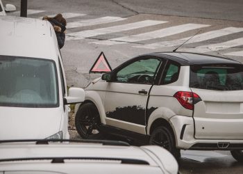 Accident en voiture sans permis : comment réagir et se protéger ?