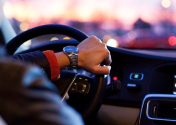 Assurance auto pour fonctionnaires : décryptage des avantages et astuces pour faire le bon choix