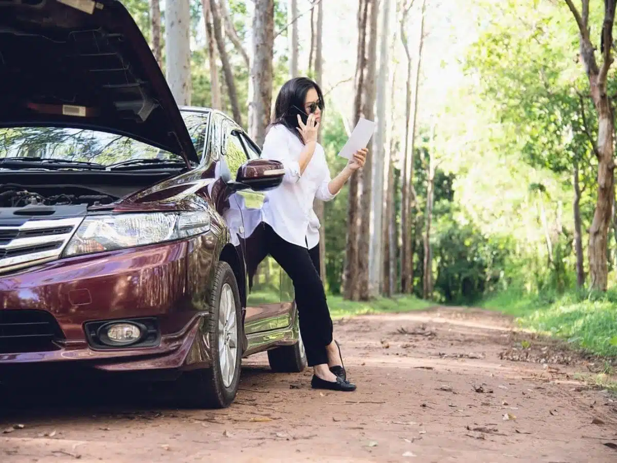 découvrez notre guide complet sur l'assurance auto pour les jeunes, comprenant des conseils pour choisir la meilleure couverture, des astuces pour réduire vos primes et des informations sur les garanties indispensables. protégez votre véhicule tout en maîtrisant votre budget.