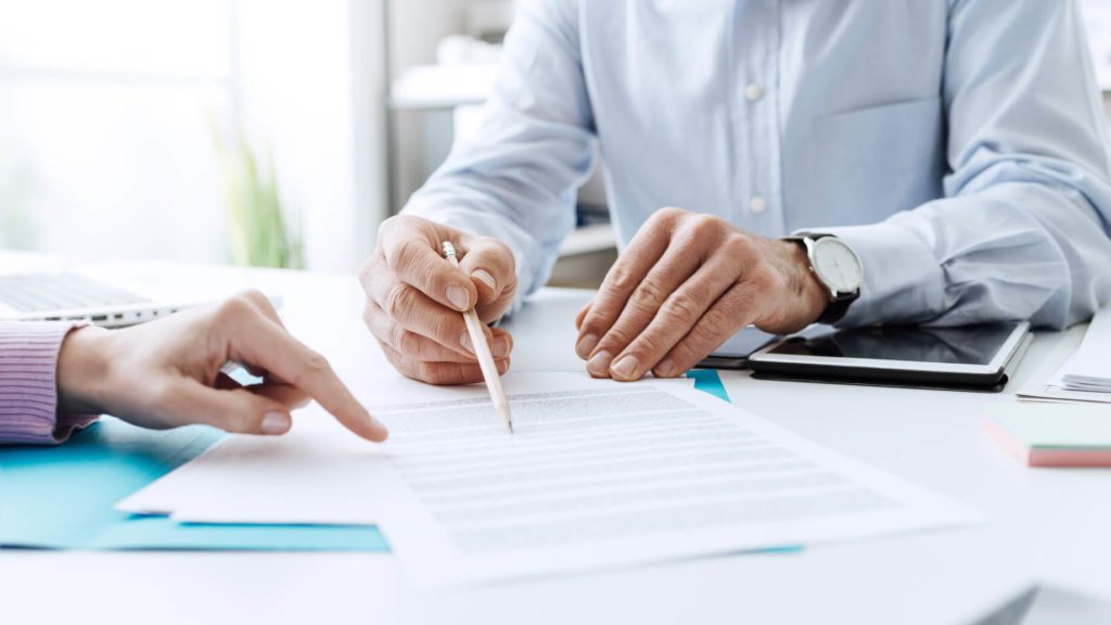 découvrez nos offres de contrat d'assurance auto adaptées à vos besoins. protégez votre véhicule et profitez de garanties complètes tout en bénéficiant de tarifs compétitifs. comparez nos options et faites le choix qui vous convient.