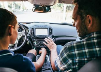 découvrez nos offres d'assurance spécialement conçues pour les jeunes conducteurs de 17 ans. protégez-vous et votre véhicule avec une couverture adaptée à vos besoins, à des tarifs compétitifs et des conseils pour une conduite sécurisée.