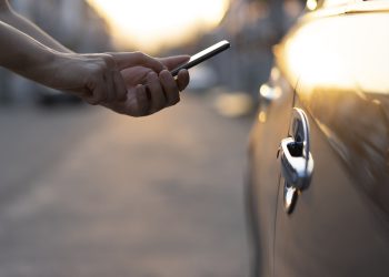 découvrez les avantages de l'assurance auto connectée : réduction des primes, suivi en temps réel de votre conduite, et assistance personnalisée. profitez d'une couverture sur mesure et d'une sécurité accrue pour votre véhicule.