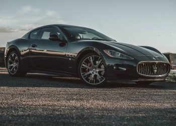 découvrez notre assurance auto luxe, conçue pour protéger votre véhicule haut de gamme avec des garanties sur mesure et un service client premium. profitez d'une couverture complète et d'une assistance personnalisée pour rouler en toute sérénité.