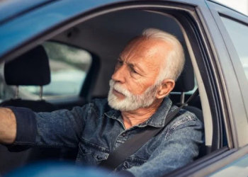 Options d&rsquo;assurance automobile pour les seniors de plus de 80 ans