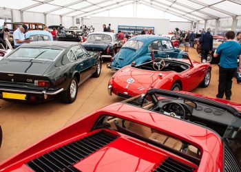 Plongée dans l&rsquo;univers de l&rsquo;automobile de collection en 2025 : conseils d&rsquo;experts pour réussir votre investissement