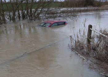 Inondation : une voiture emportée par les eaux disparaît, l&rsquo;assurance refuse d&rsquo;indemniser