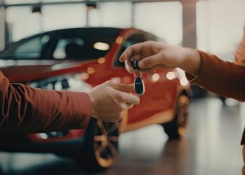 Comment transformer votre voiture en source de revenus : l’astuce facile qui conquiert toujours plus de conducteurs